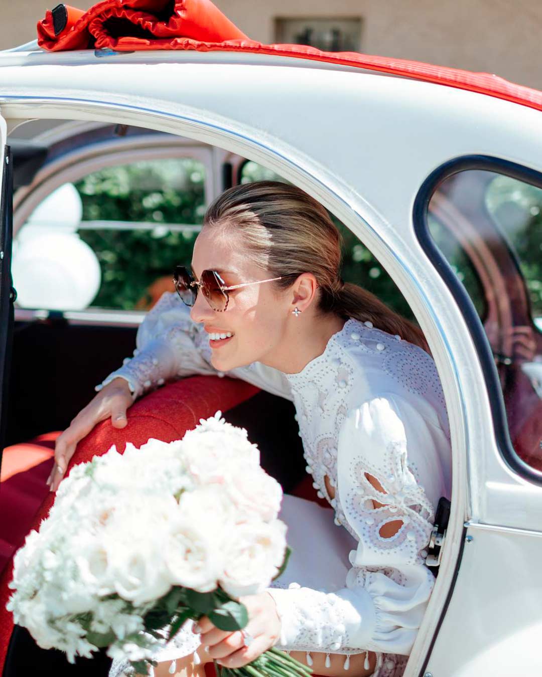covid wedding ideas bride car through