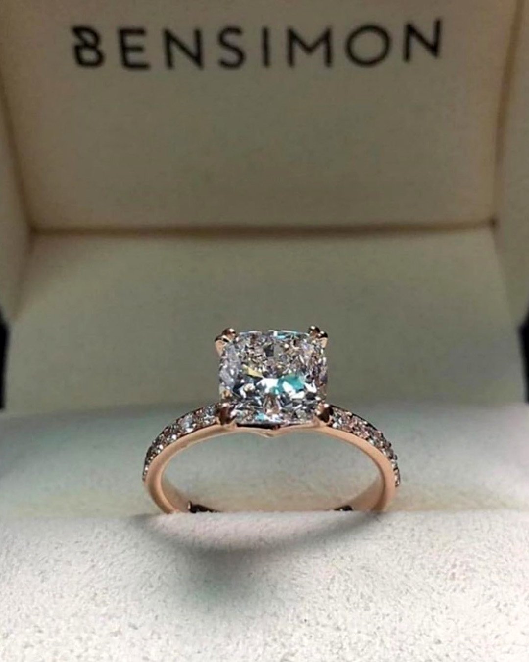 Diamond Engagement Rings: How and Where to Buy