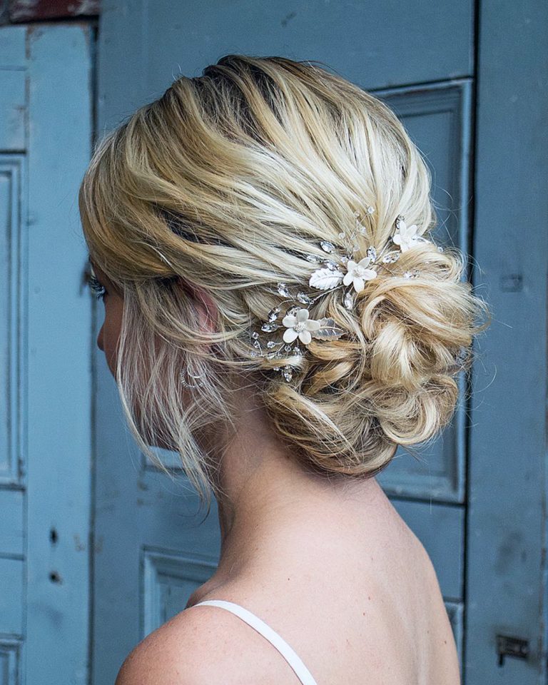 Mother Of The Bride Hairstyles: Elegant Ideas [2022 Guide]
