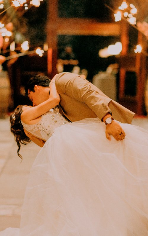125 New Wedding Songs for 2022 To Play At Your Reception