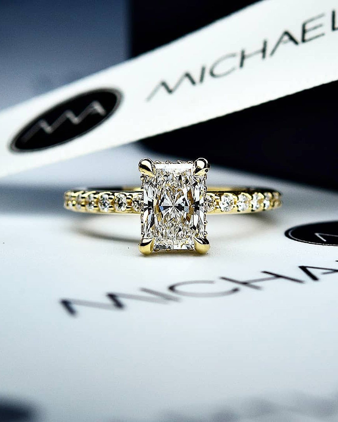 ring trends gold solitaire radiant cut