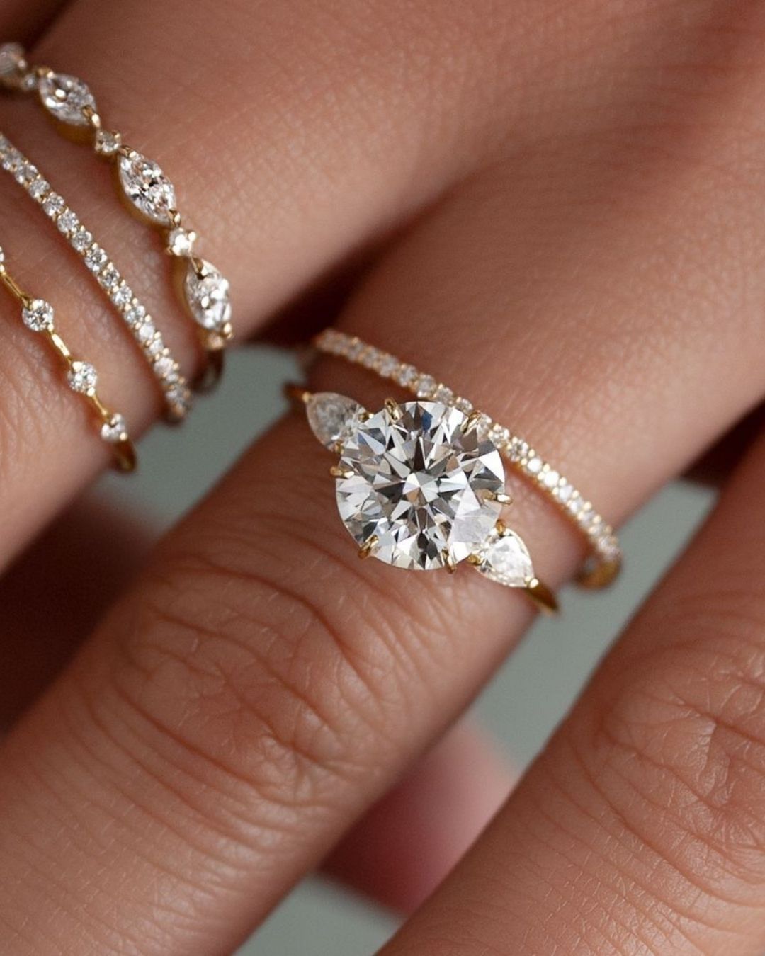 simple engagement rings round cut diamond2