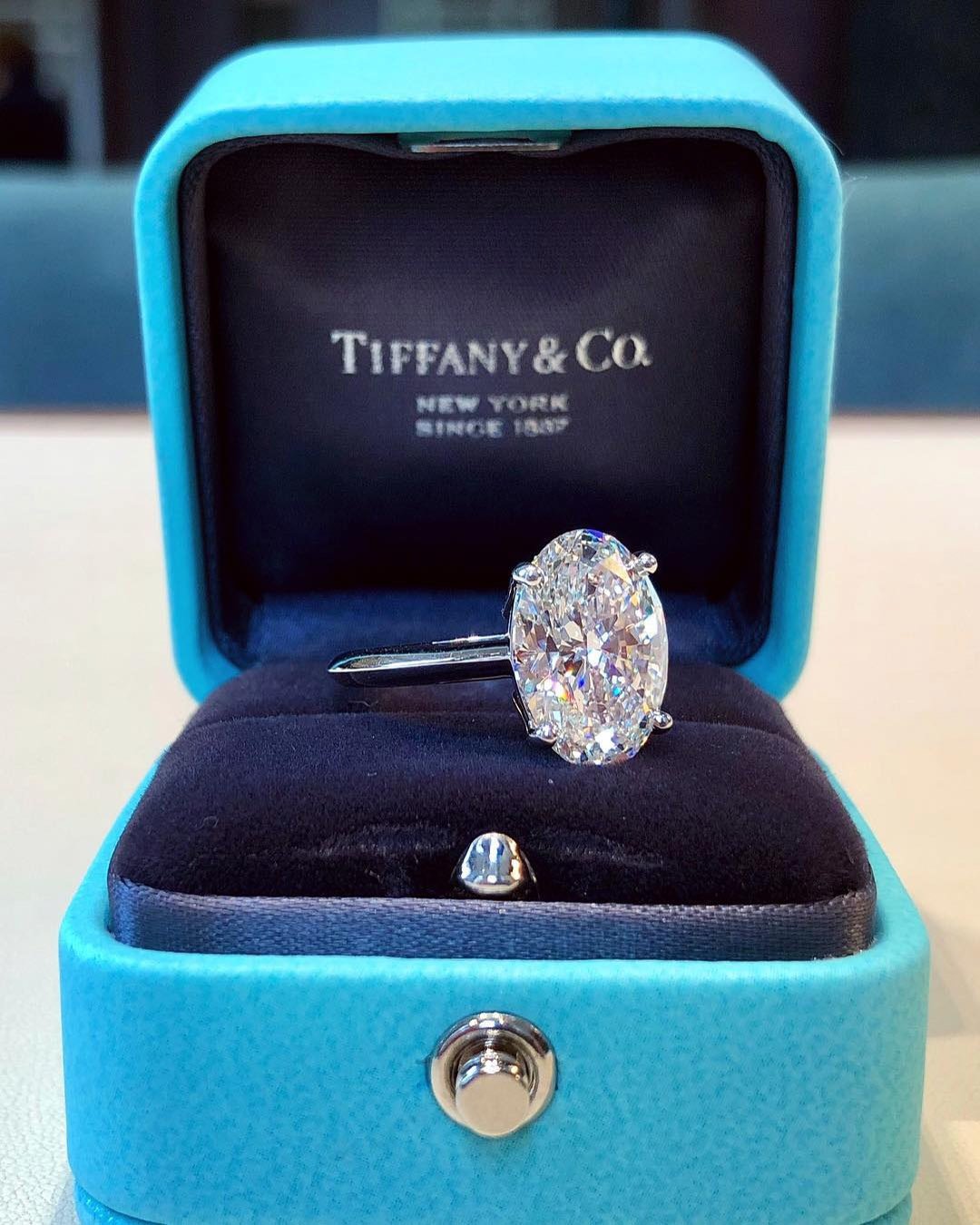 tiffany engagement rings oval cut diamond solitaire