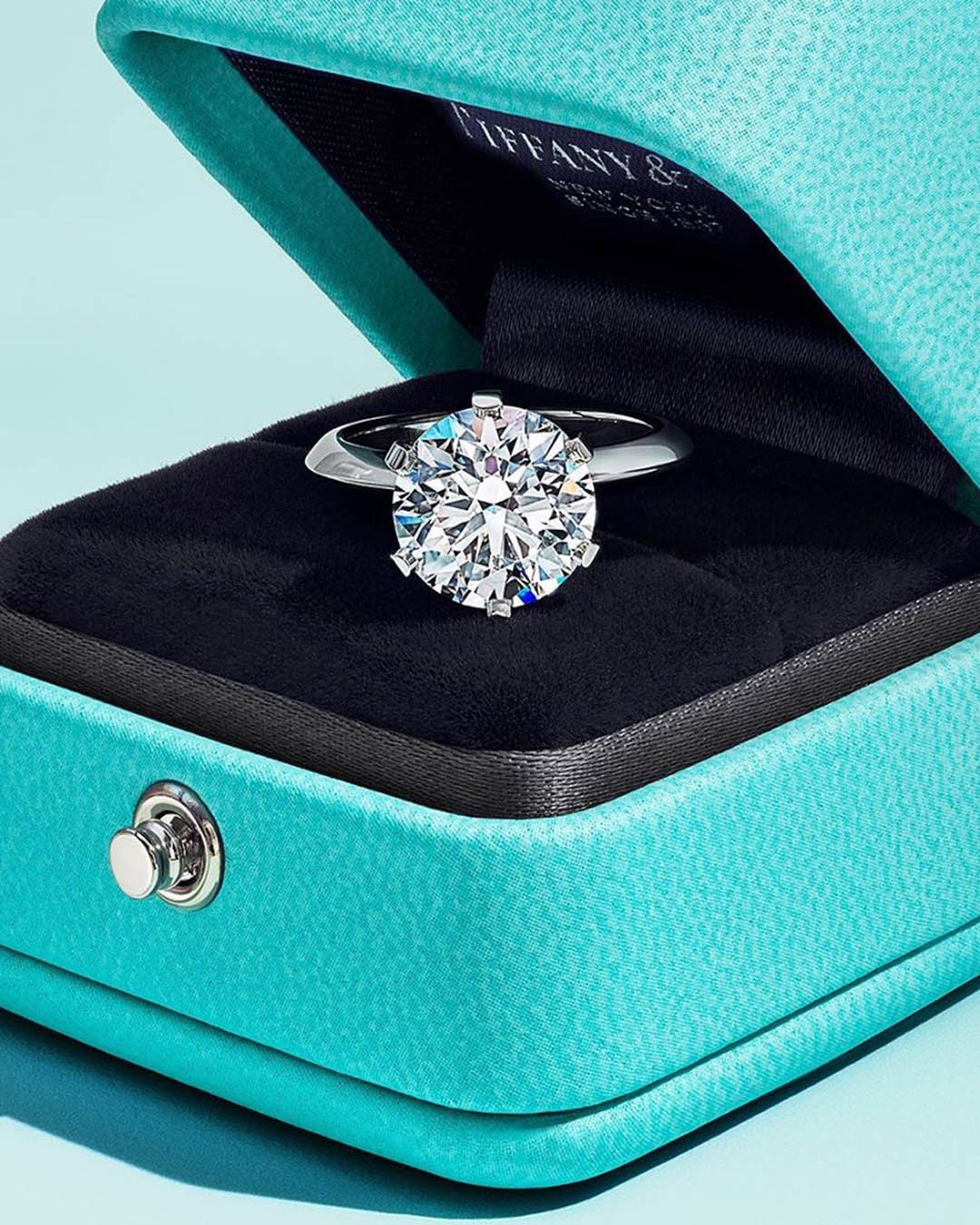 tiffany round cut engagement ring