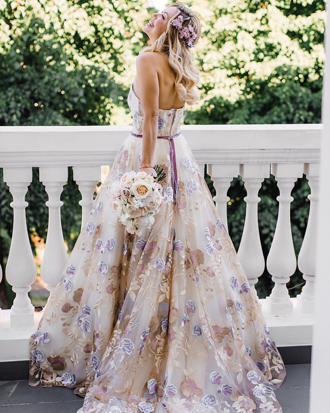 27 ULTRAPRETTY FLORAL WEDDING DRESSES FOR BRIDES