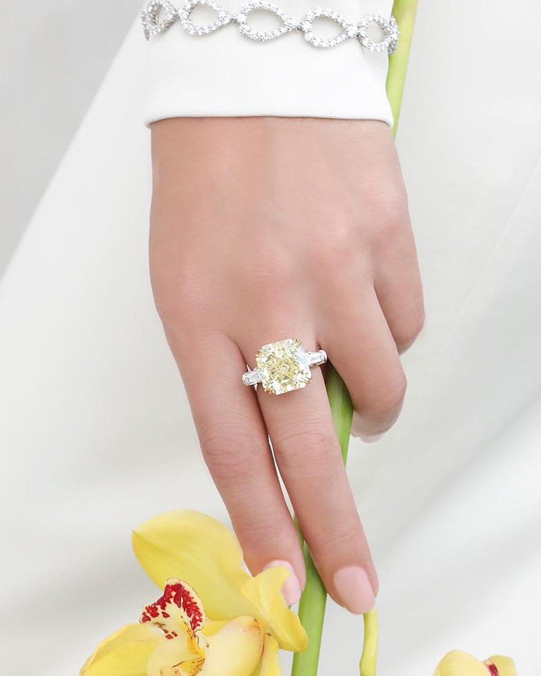 harry winston engagement rings yellow diamond white gold solitaire modern