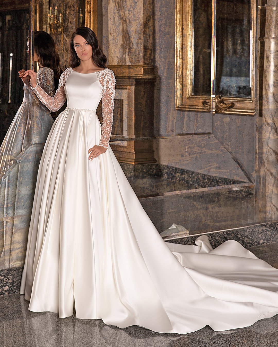 simple lace long sleeve wedding dress