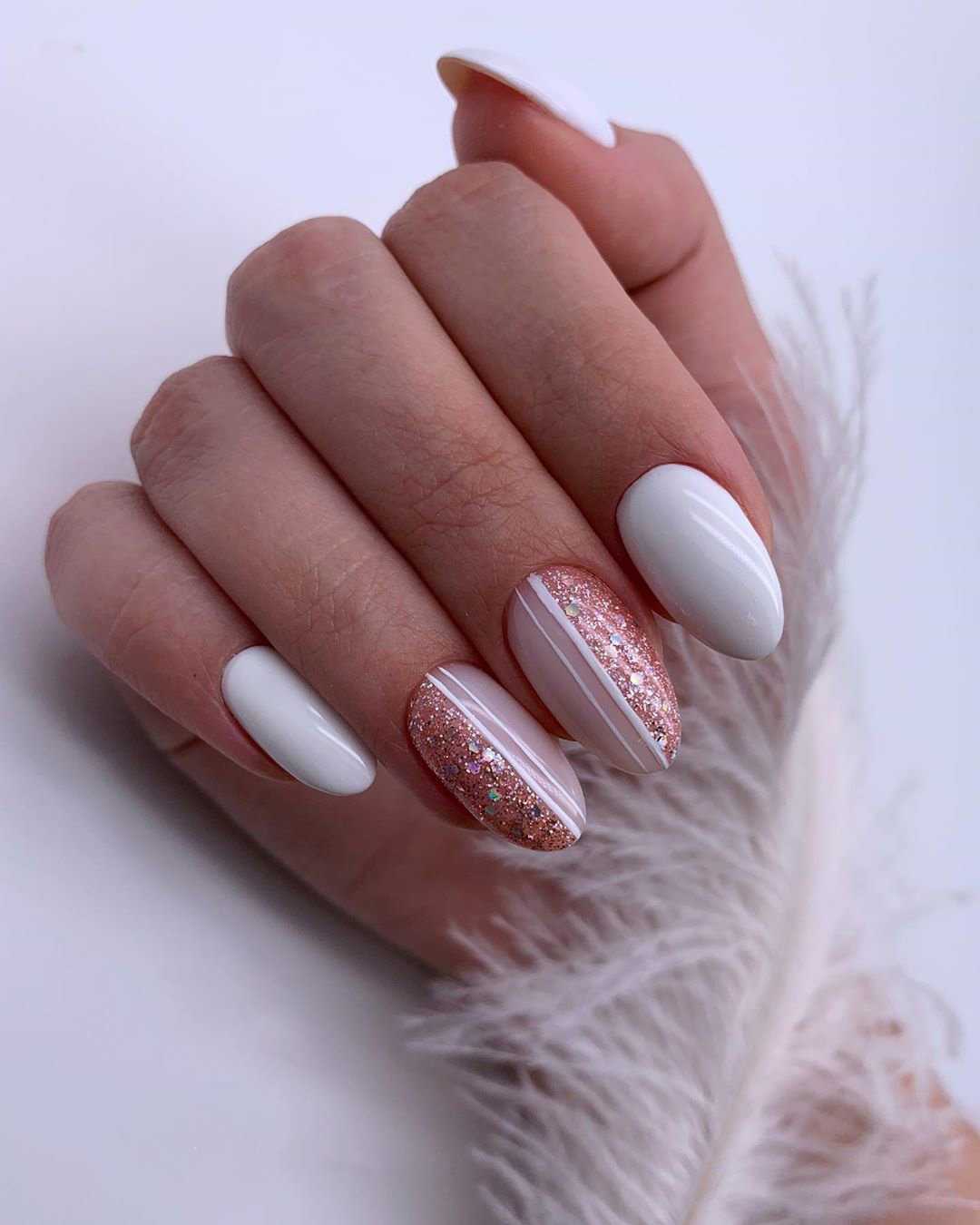 nail design wedding pink white glitter sobakar_nails