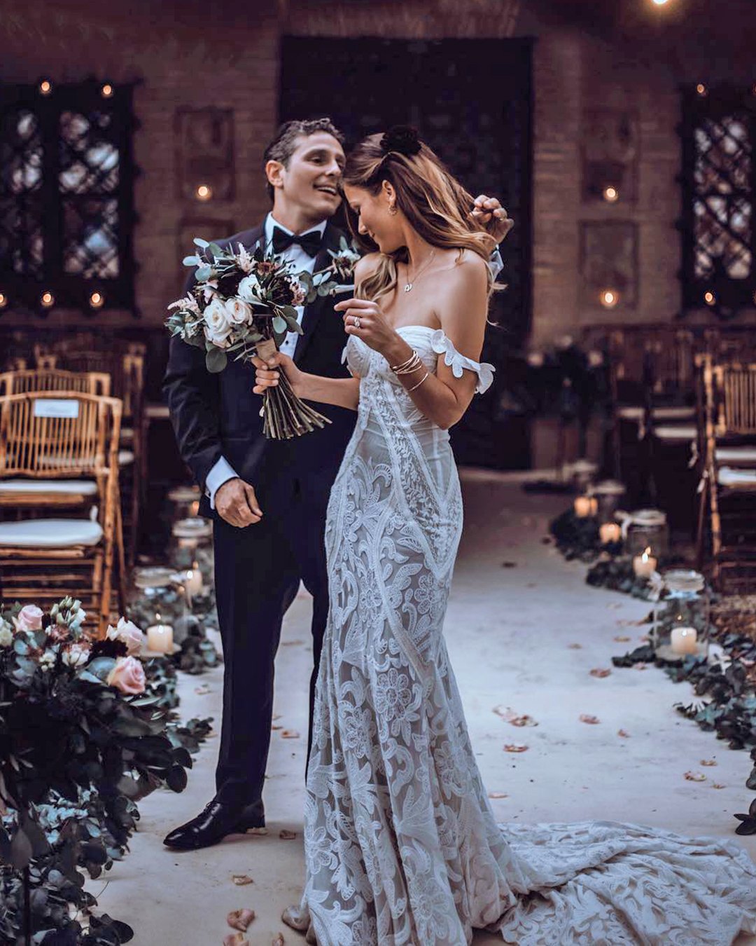 váy cưới lệch vai áo khoác ren boho tali chụp ảnh