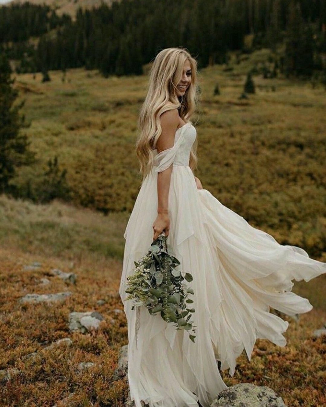 váy cưới lệch vai người yêu đơn giản đường viền cổ áo bohemian sarah bảy