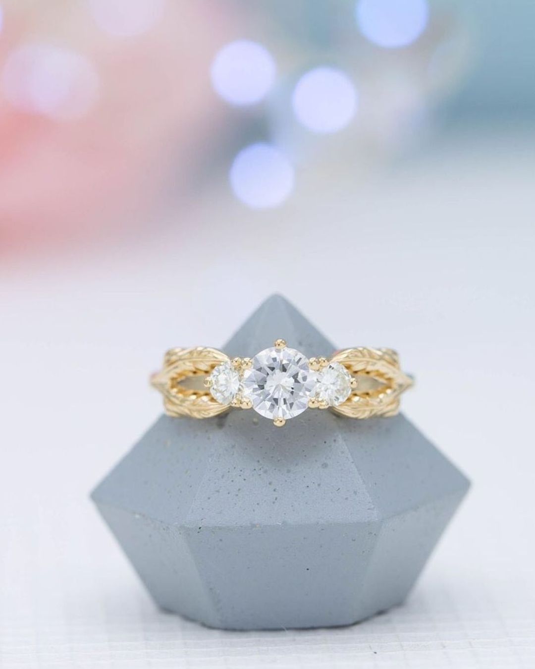 round engagement rings diamond rings