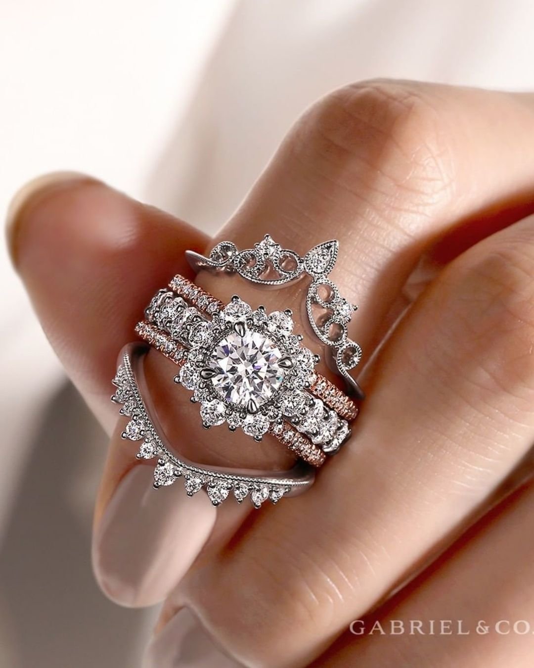 round engagement rings wedding ring sets2