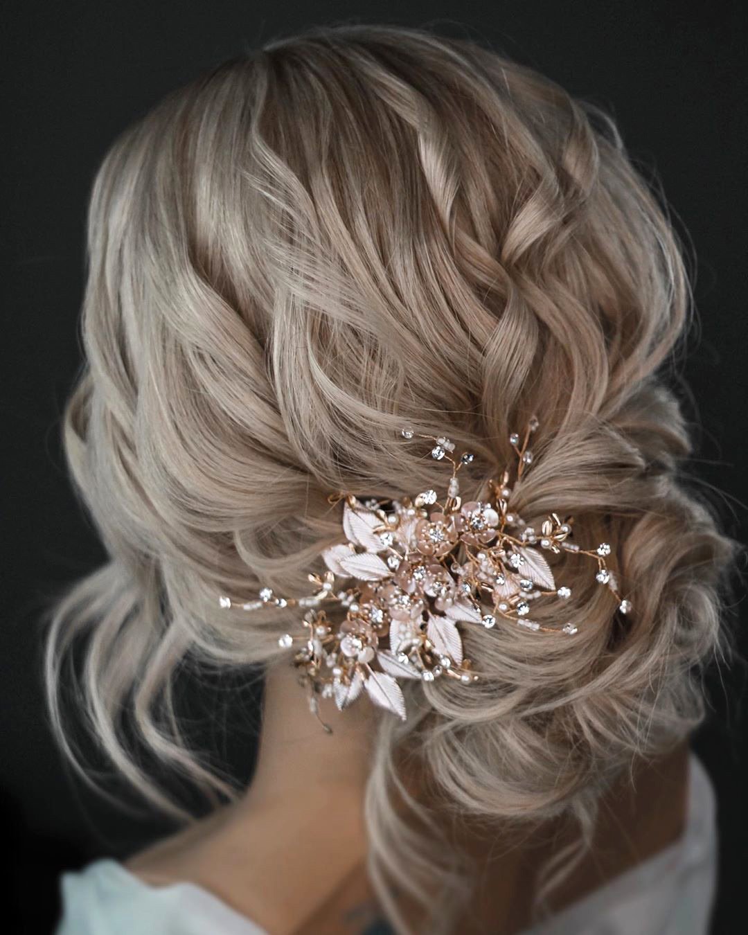 wedding hairstyles for thin hair curly low bun knoxvillebridalhair