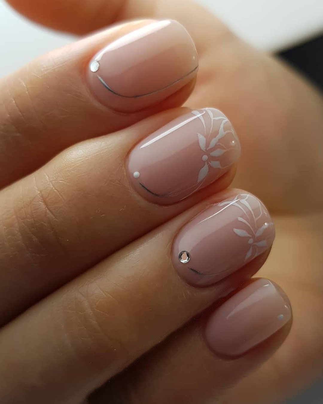 wedding nails trends light pink white flowers kangannynails