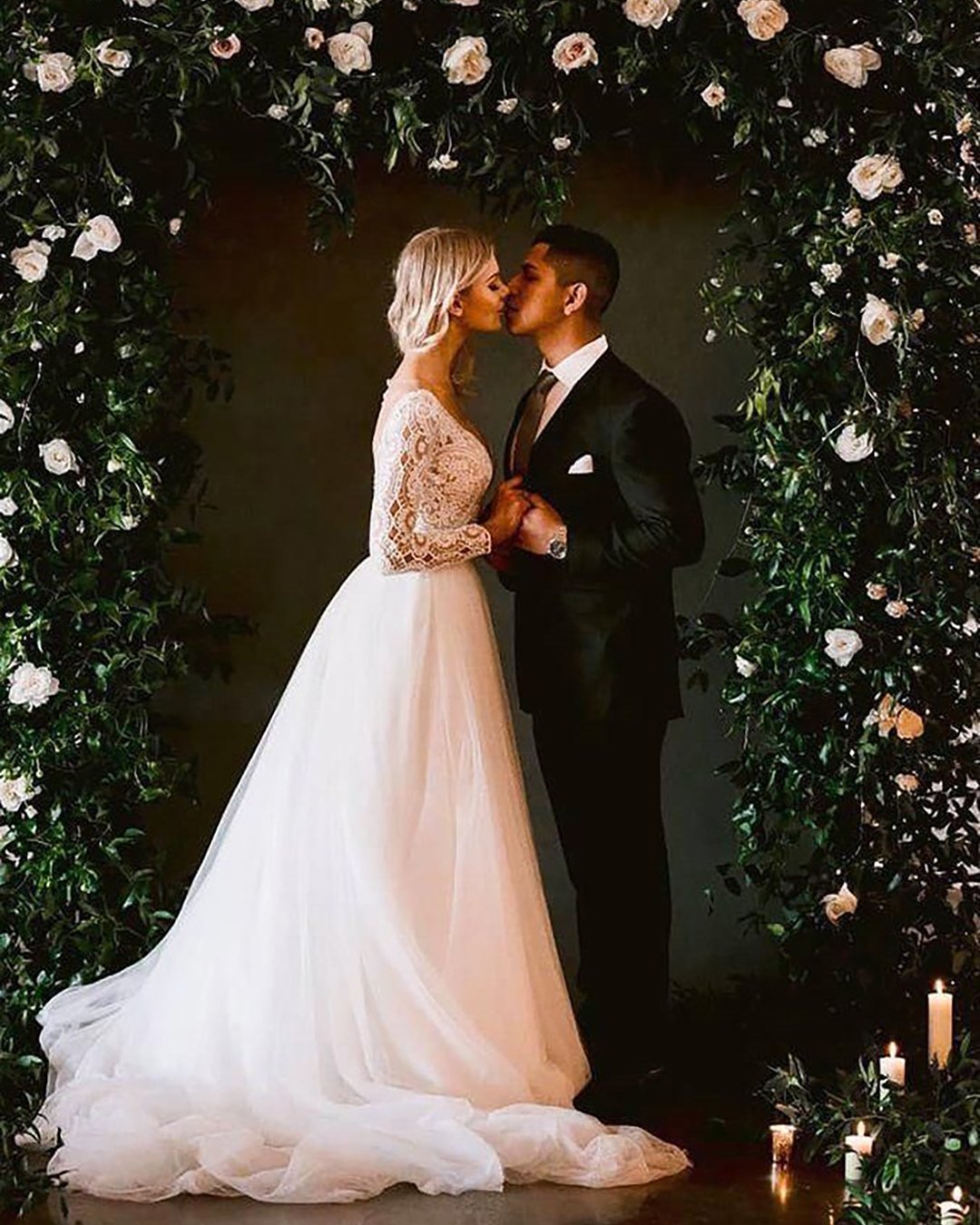 wedding photos wedding kiss in flowers radionphotography