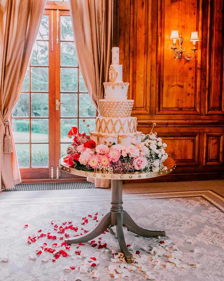 Average Price Of A Wedding Cake A 2022 Guide For You