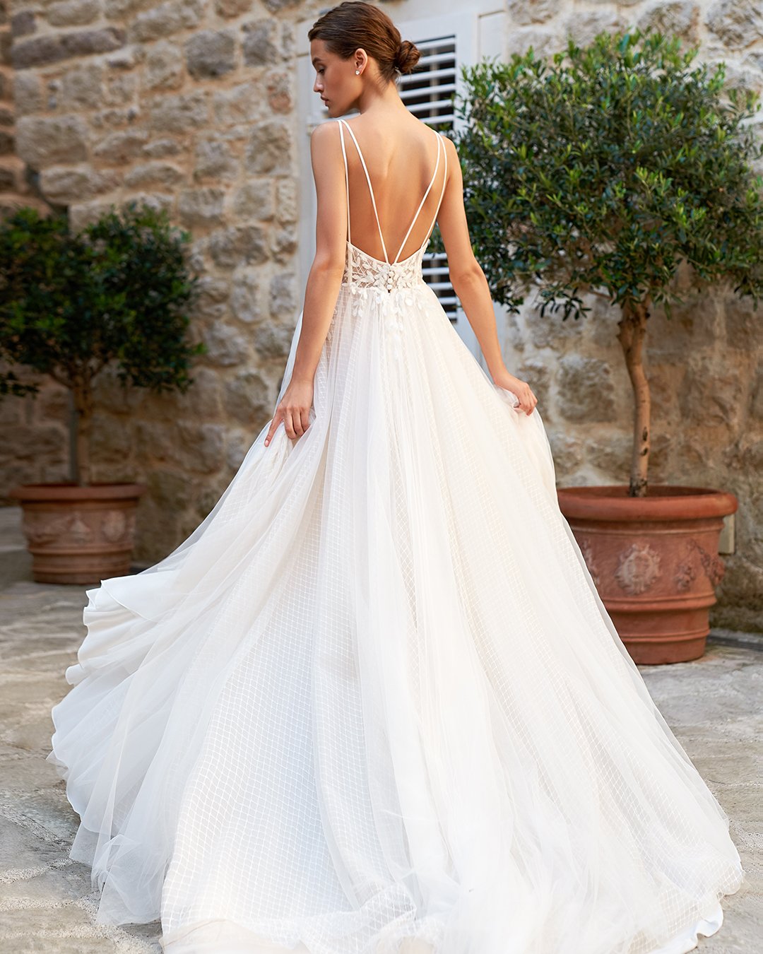 simple low back wedding dresses