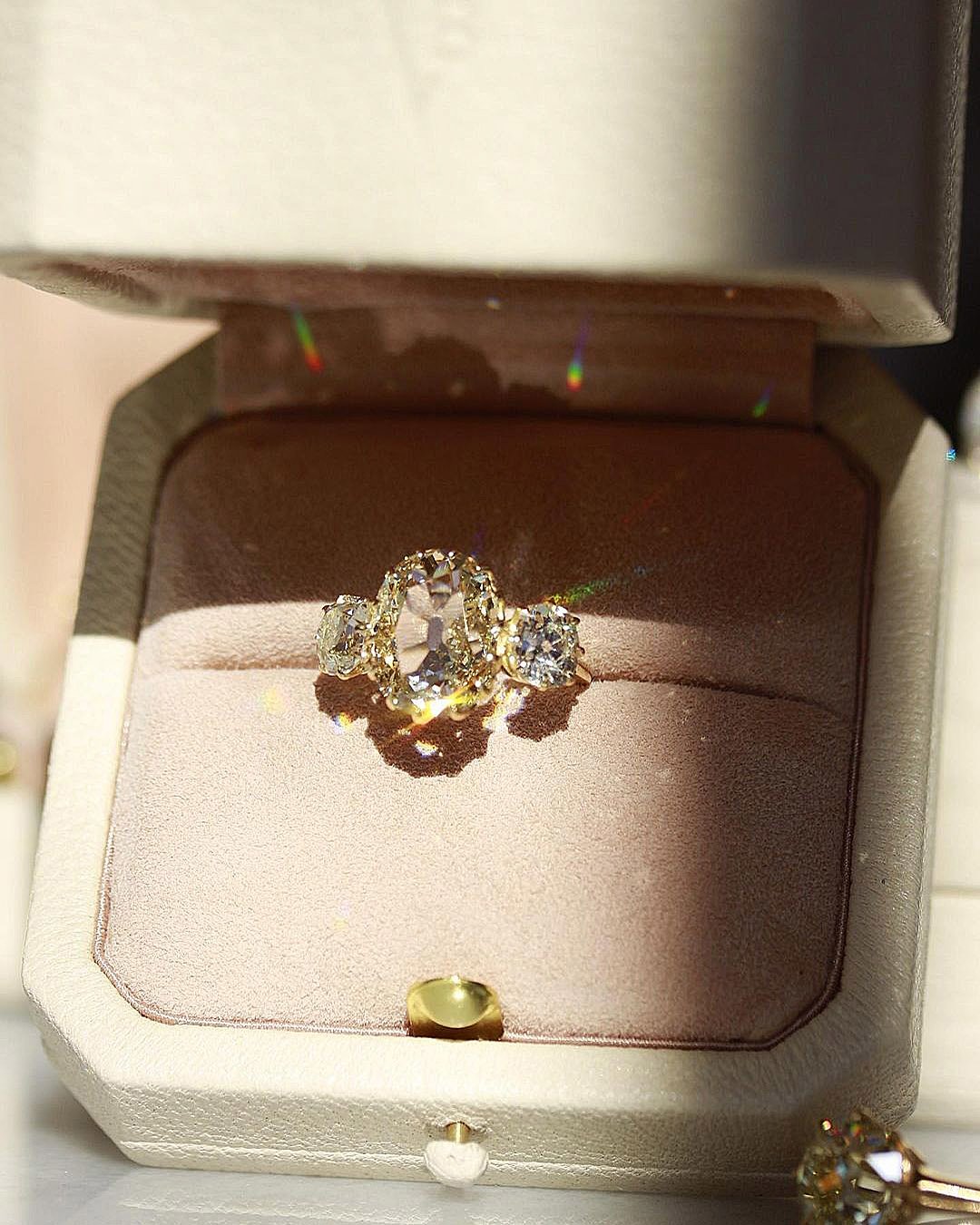 bridal sets three stones diamond vintage