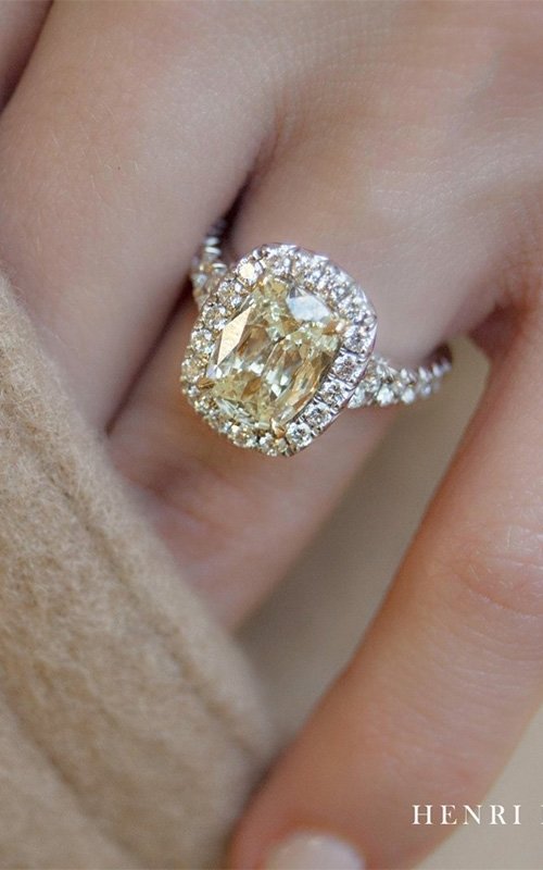 colored engagement rings