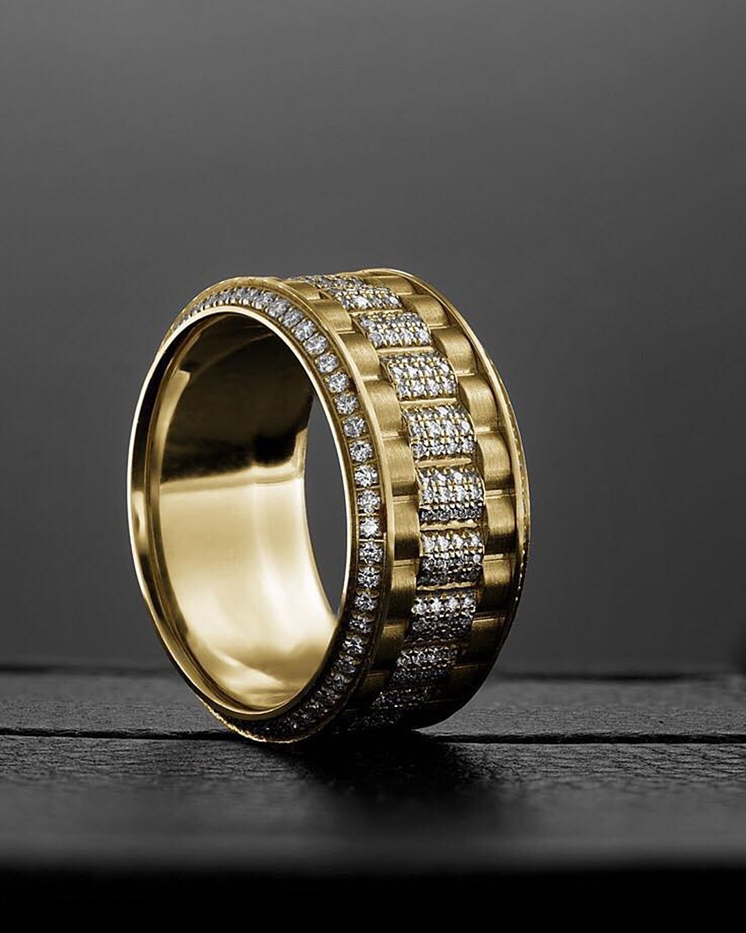 top mens wedding bands        <h3 class=