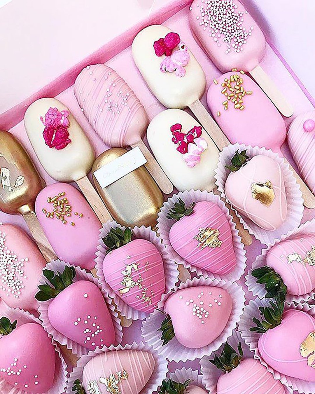 non traditional wedding dessert ideas covered strawberry pink chocolateno