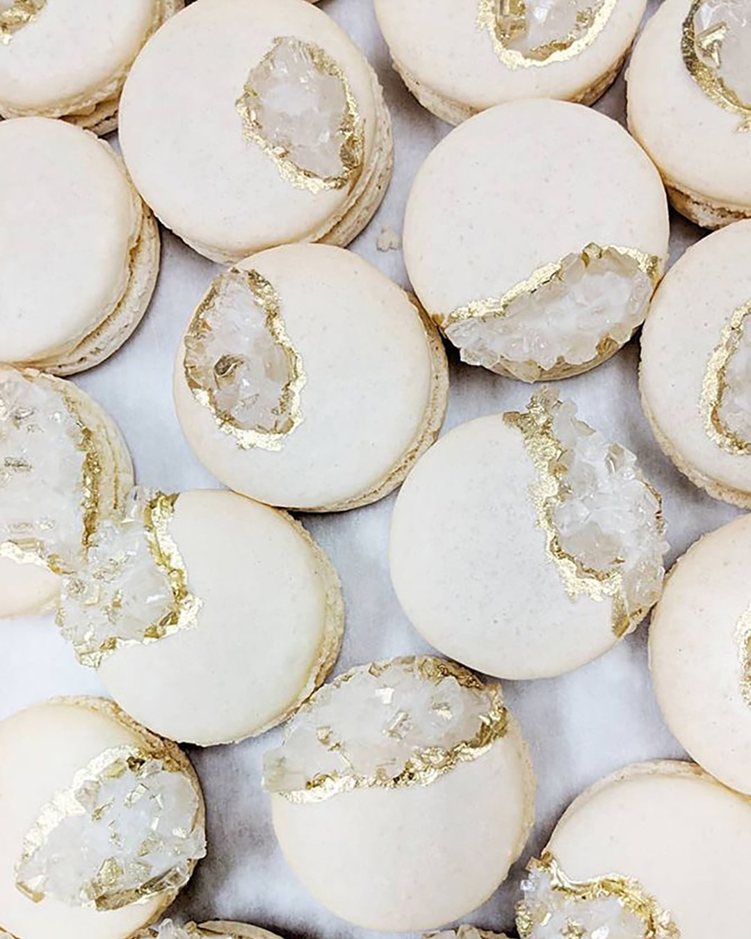 non traditional wedding dessert ideas white gold macaroons with geode mac lab
