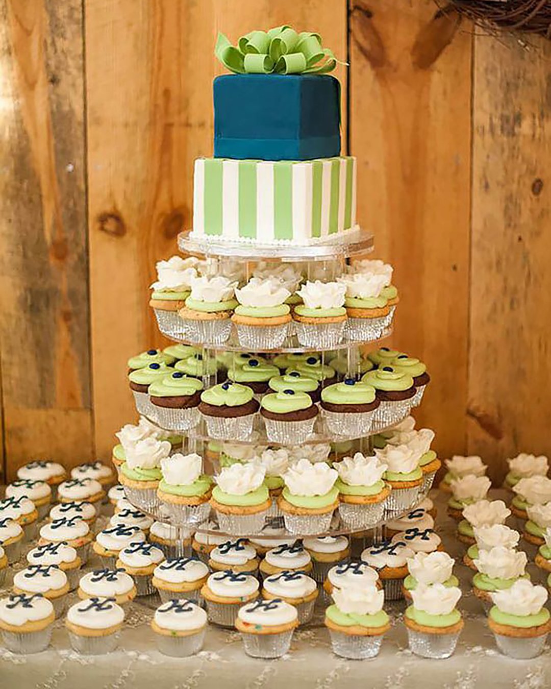 wedding cupcake ideas cupcake and green cake whitney nicole