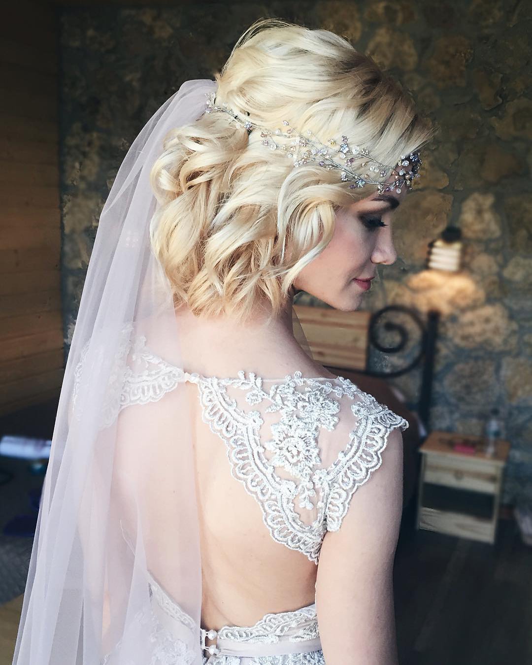 wedding hairstyles for short hair textured blonde bob with veil lee4you