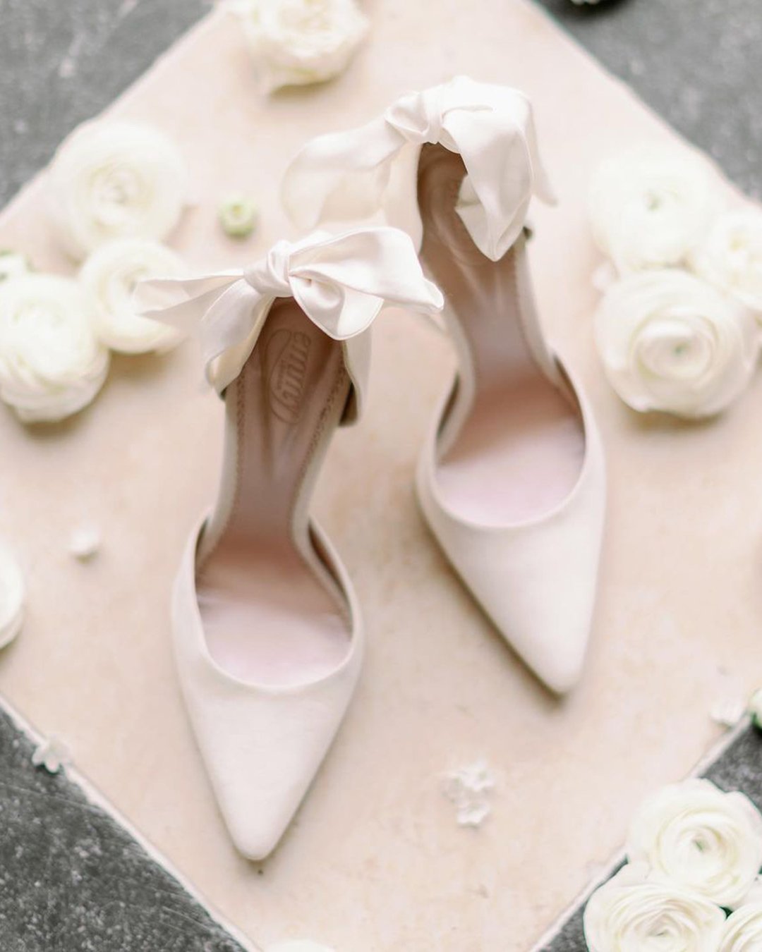 wedding-shoes-simple-with-bo emmylondon