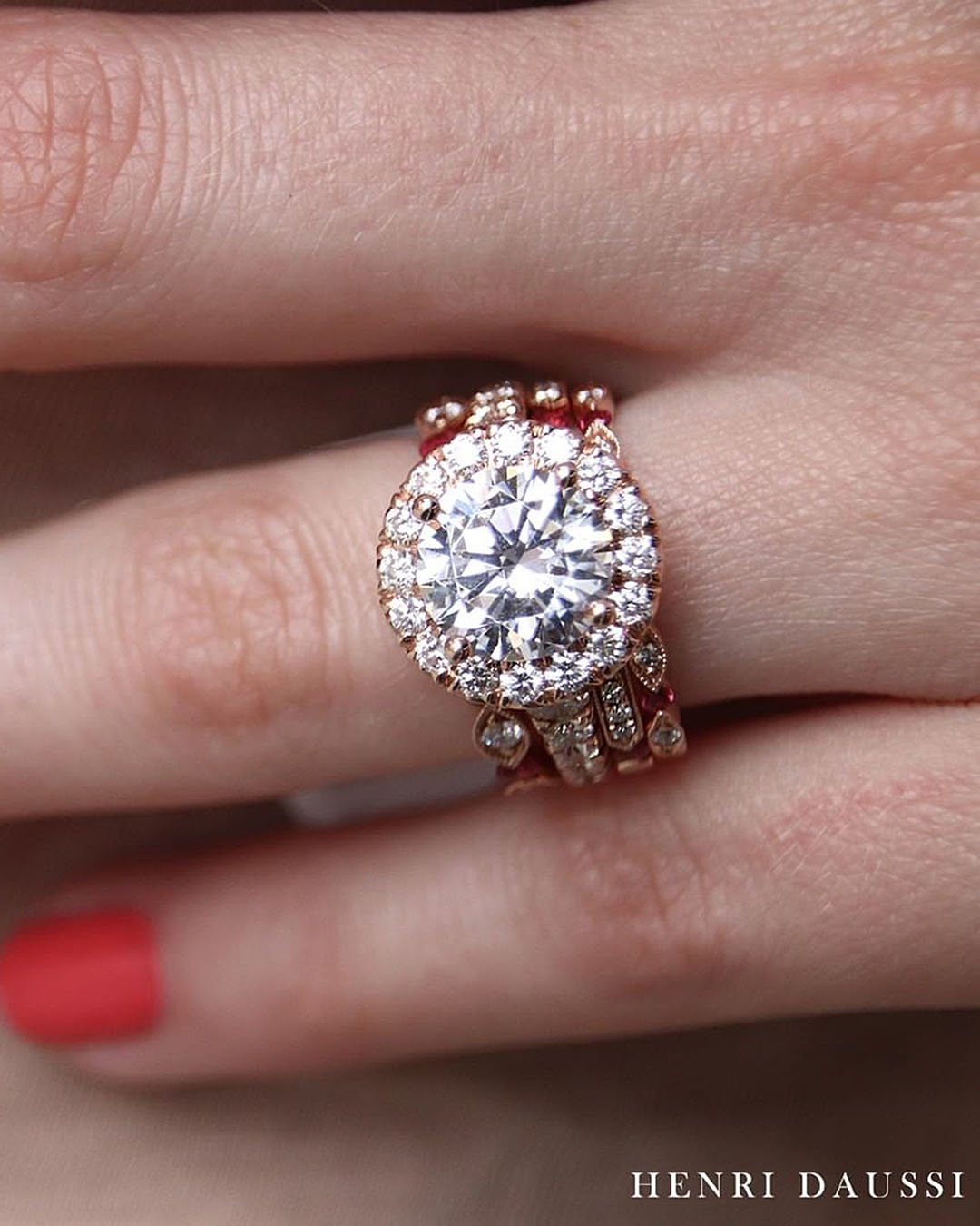 halo engagement rings round cut diamond rose gold