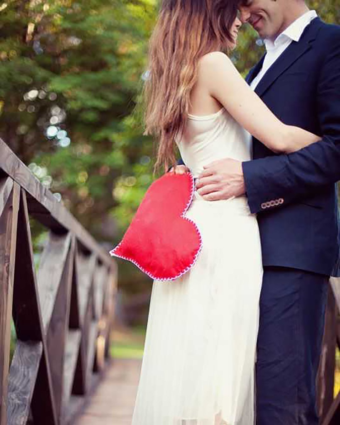 heart wedding photos red heart couple embrace brosnanphotographic