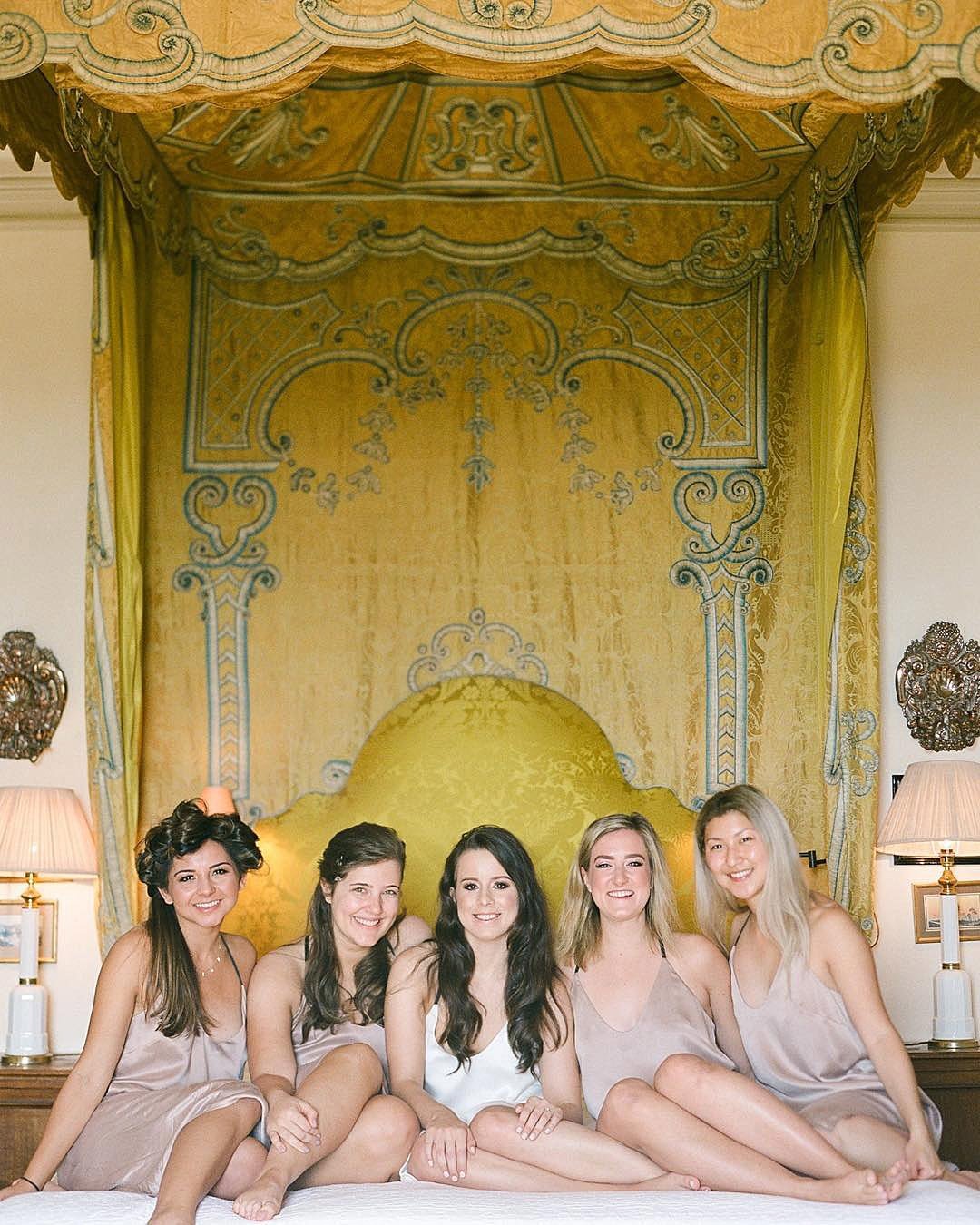 how to plan a bachelorette party group of friends together
