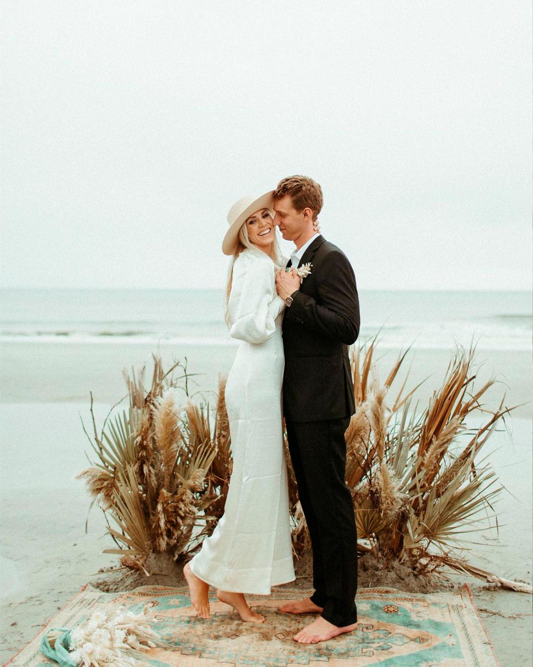 how to plan outdoor wedding beach bridegroom