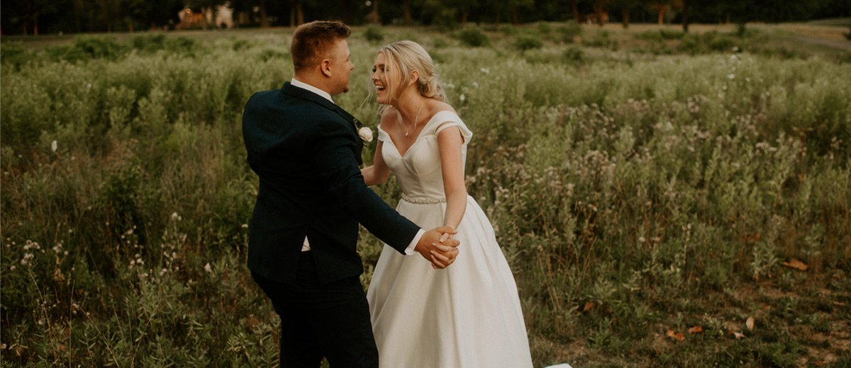 How To Plan An Outdoor Wedding: 23 Planning Tips You Should Know