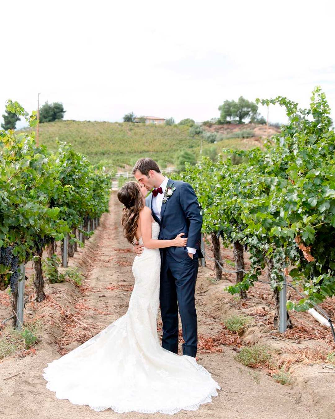 how to plan outdoor wedding ceremony winery