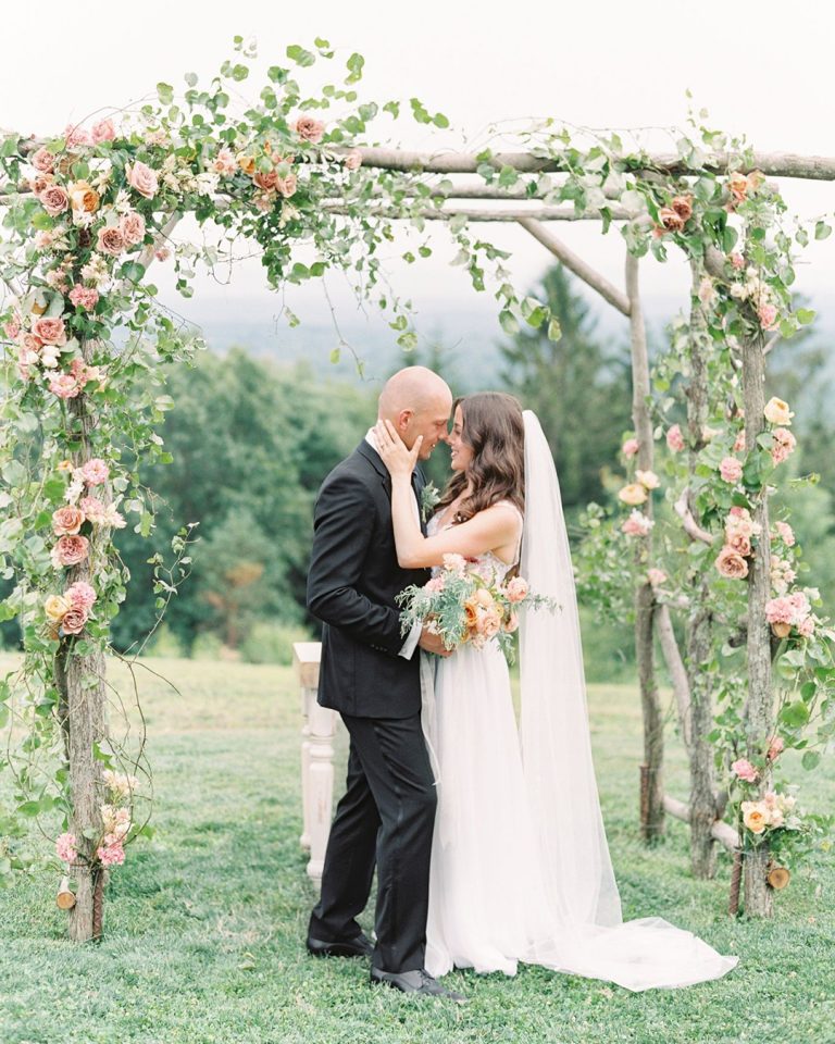 30 Gorgeous Nude Wedding Photo Ideas