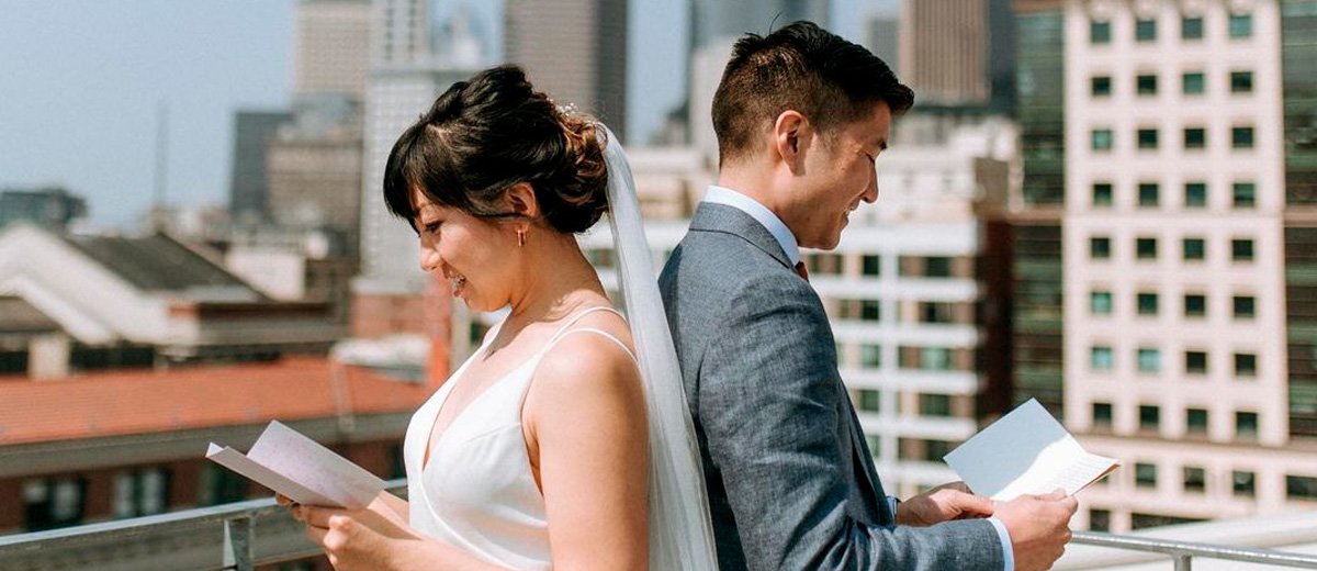 How to Write Wedding Vows (Examples And Template)