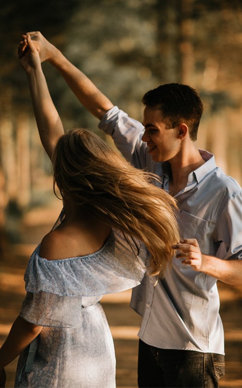 things to do before getting married couple dance hands