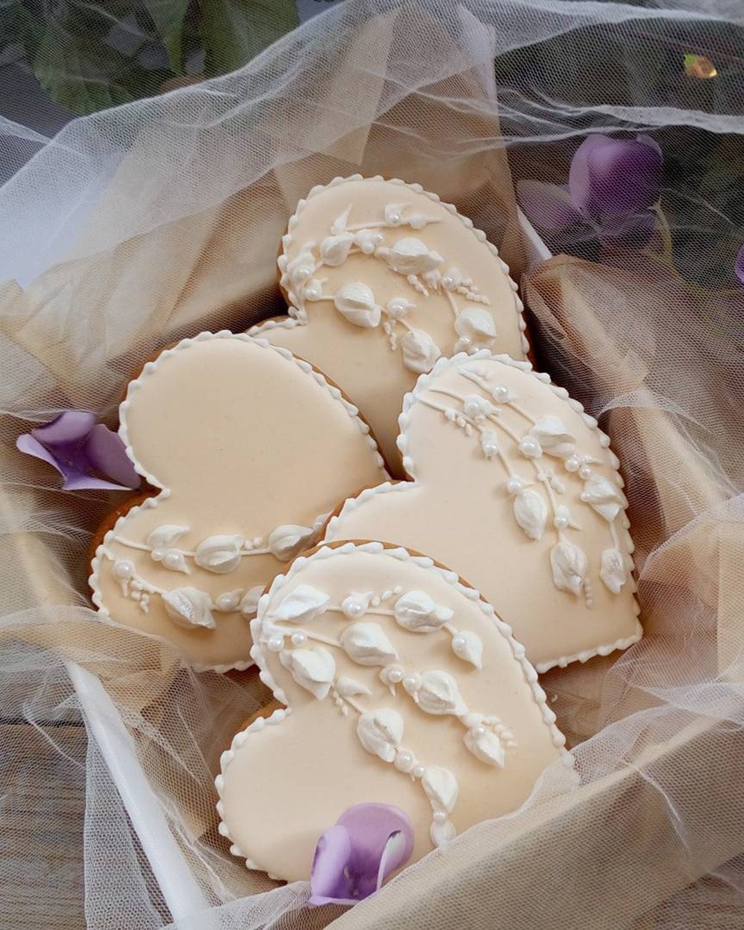 wedding cake cookies gentle beige with leaves decorate galina_zagrebelnaya