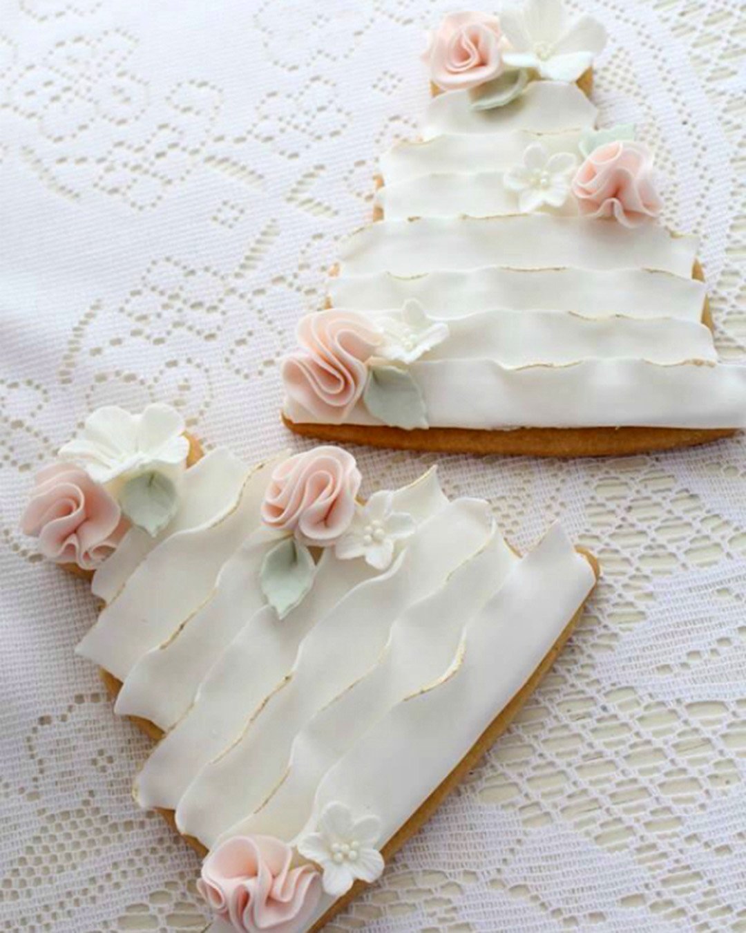 wedding cake cookies gentlewhite with ruffles and roses cakes2kreate