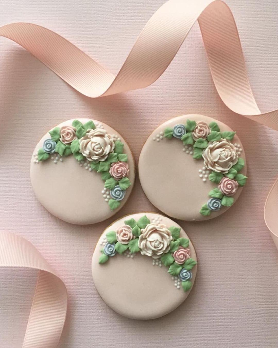 wedding cake cookies pink round with roses and leaves royalbites