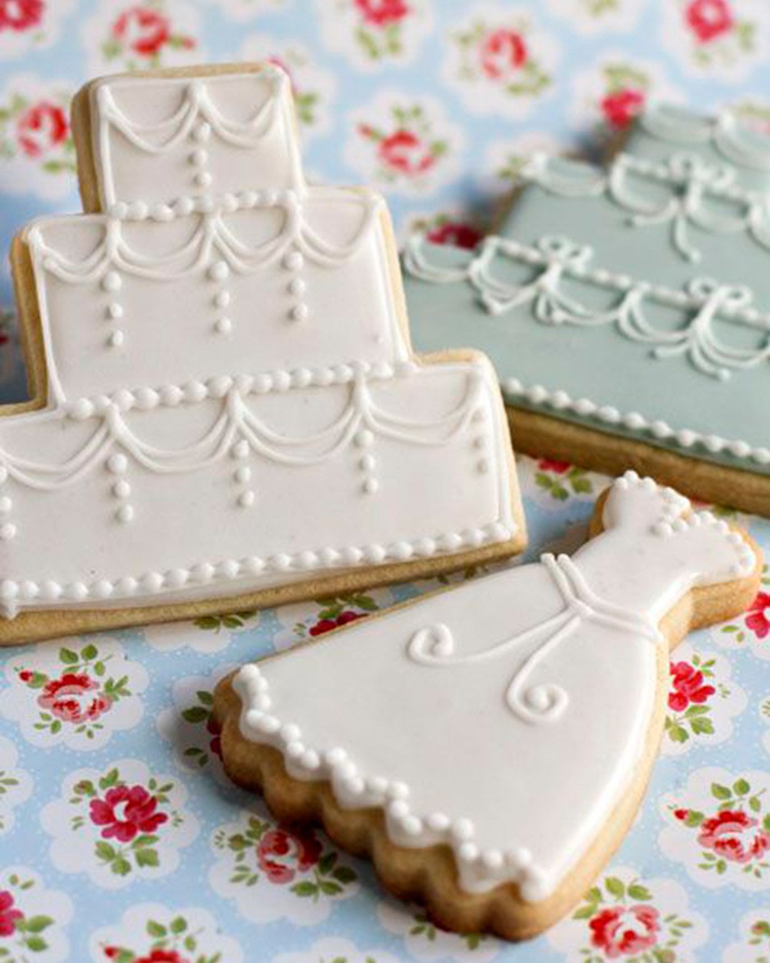 wedding cake cookies white bridal dress shaped julietstallwoodcakesandbiscuits