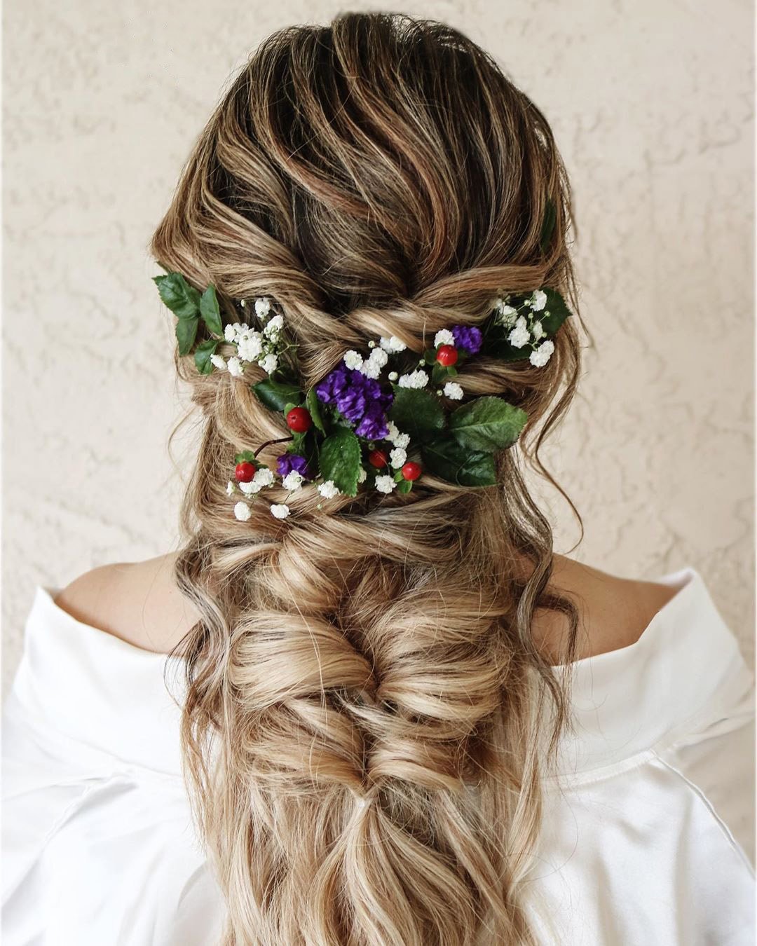 wedding hairstyles with flowers messy swept half up hairspray_studio