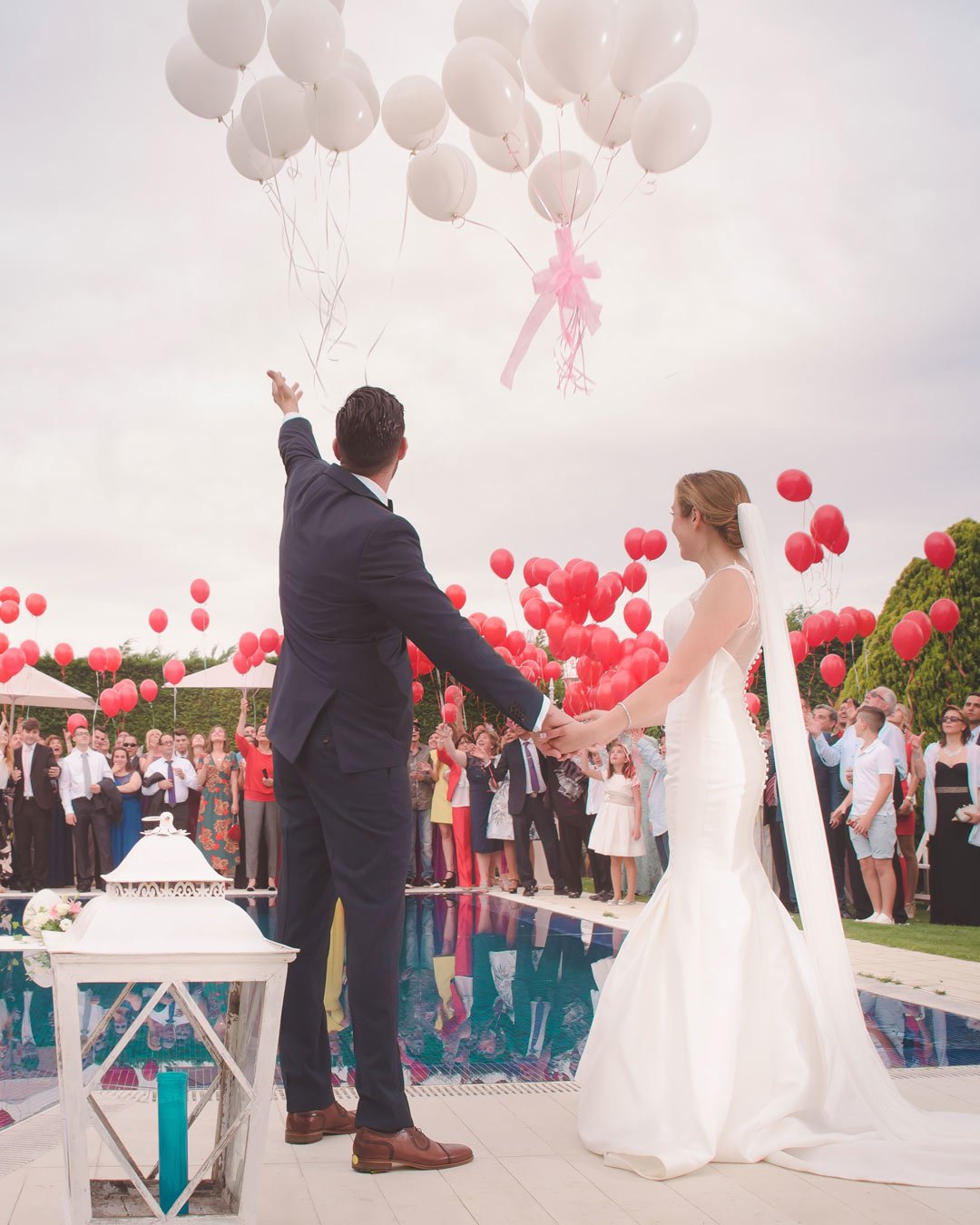 wedding-party-entrances-ideasballons