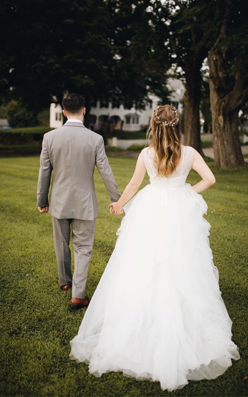 My 6-Year-Old Walked Me Down The Aisle & Gave Me Away At My Wedding