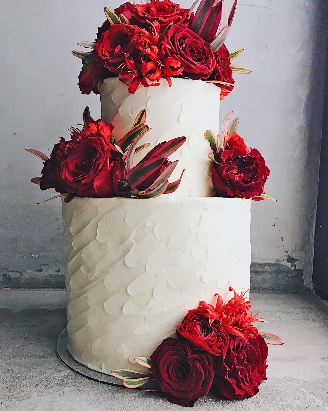 beautiful wedding cakes cascade with flowers red kalabasa