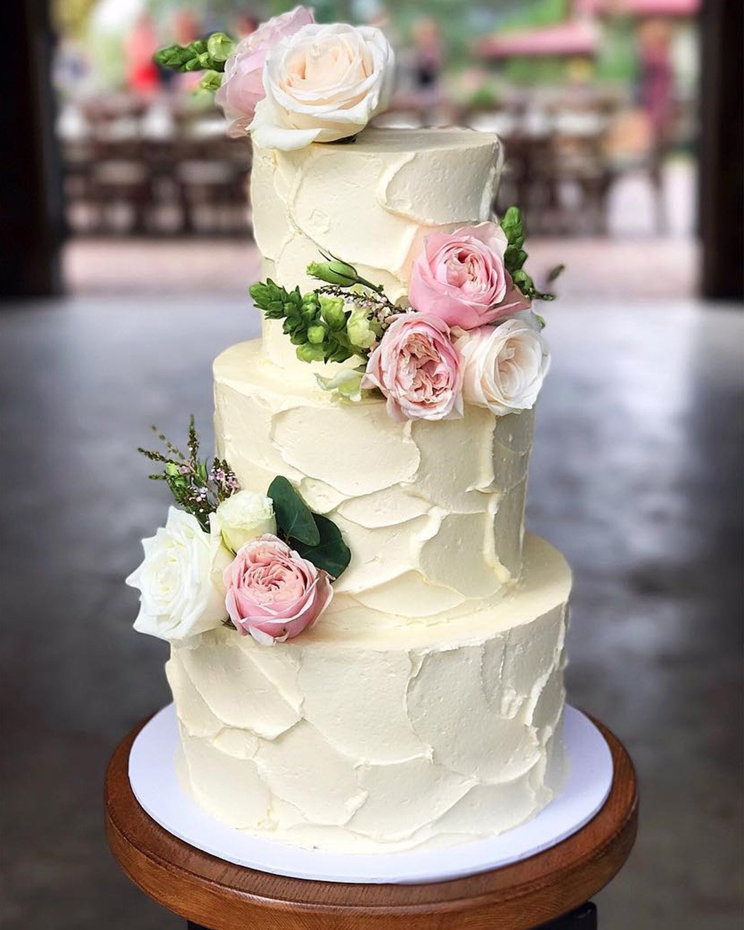 buttercream wedding cakes with fresh flowers