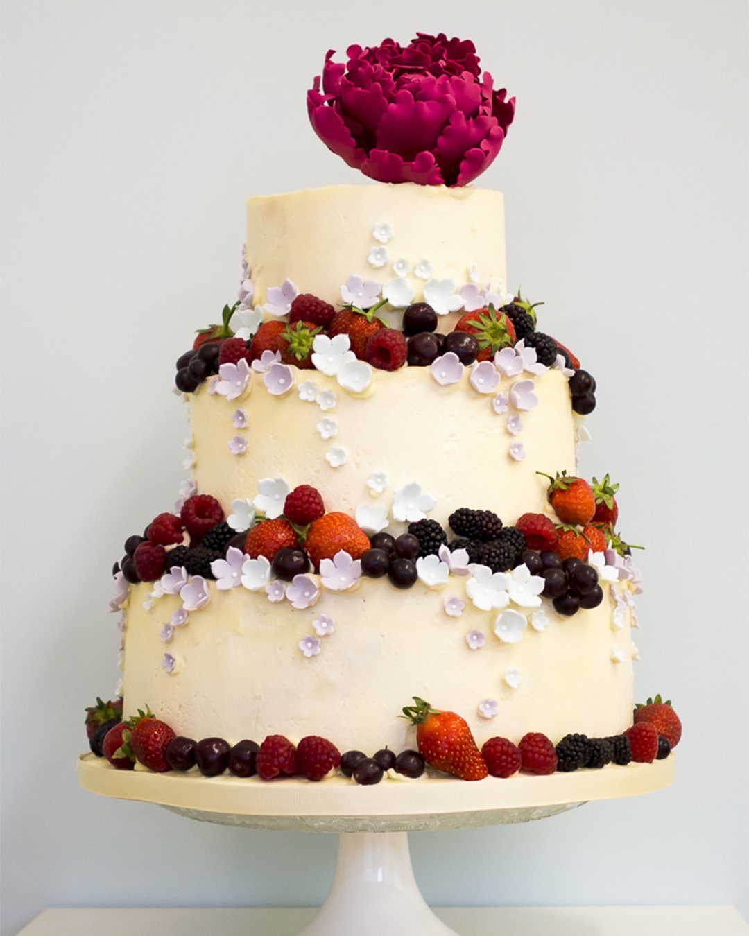 buttercream wedding cakes with fruits