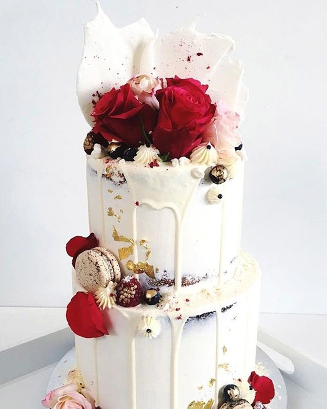 drip wedding cakes red roses
