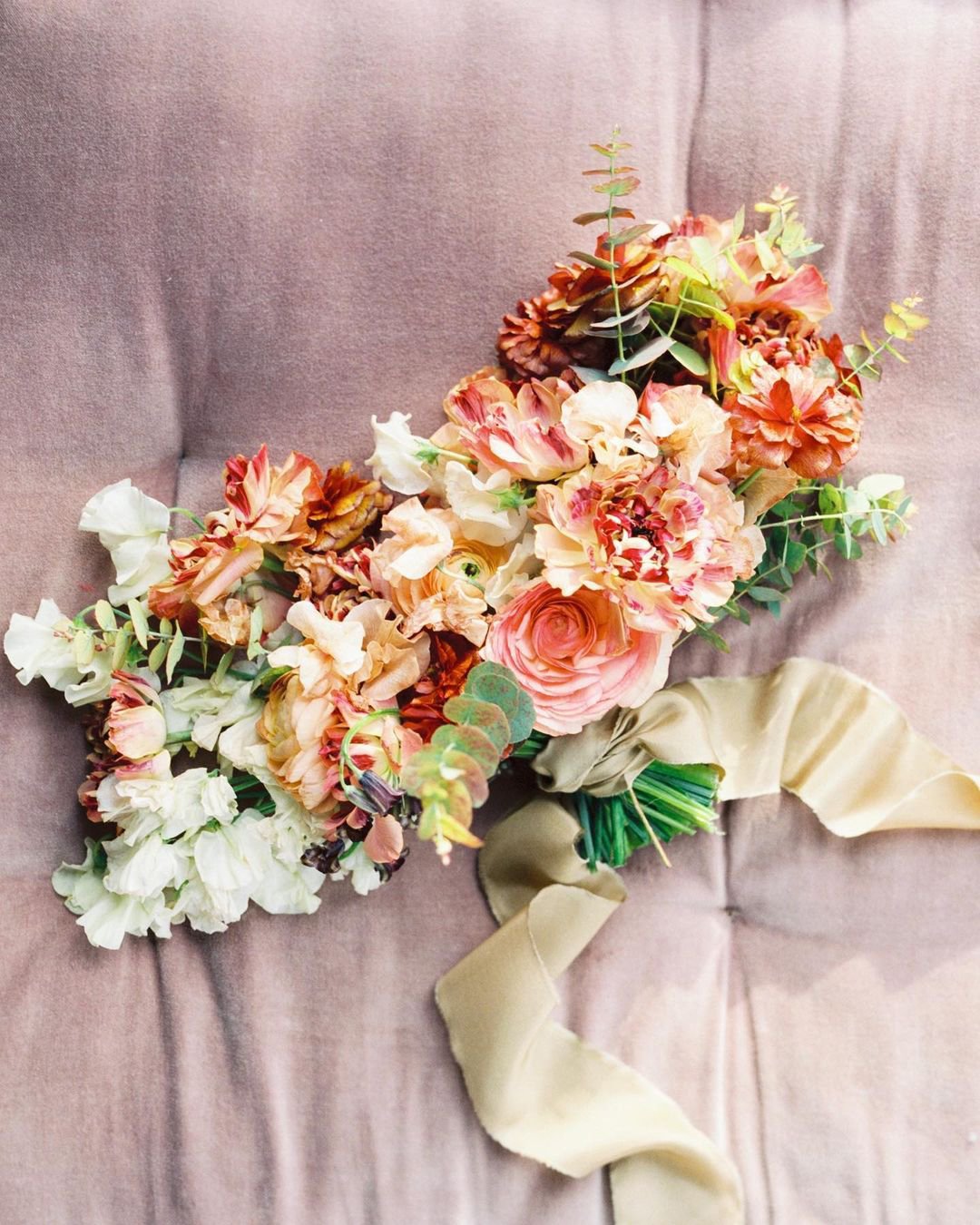 gorgeous summer wedding bouquets bright gellerevents peach